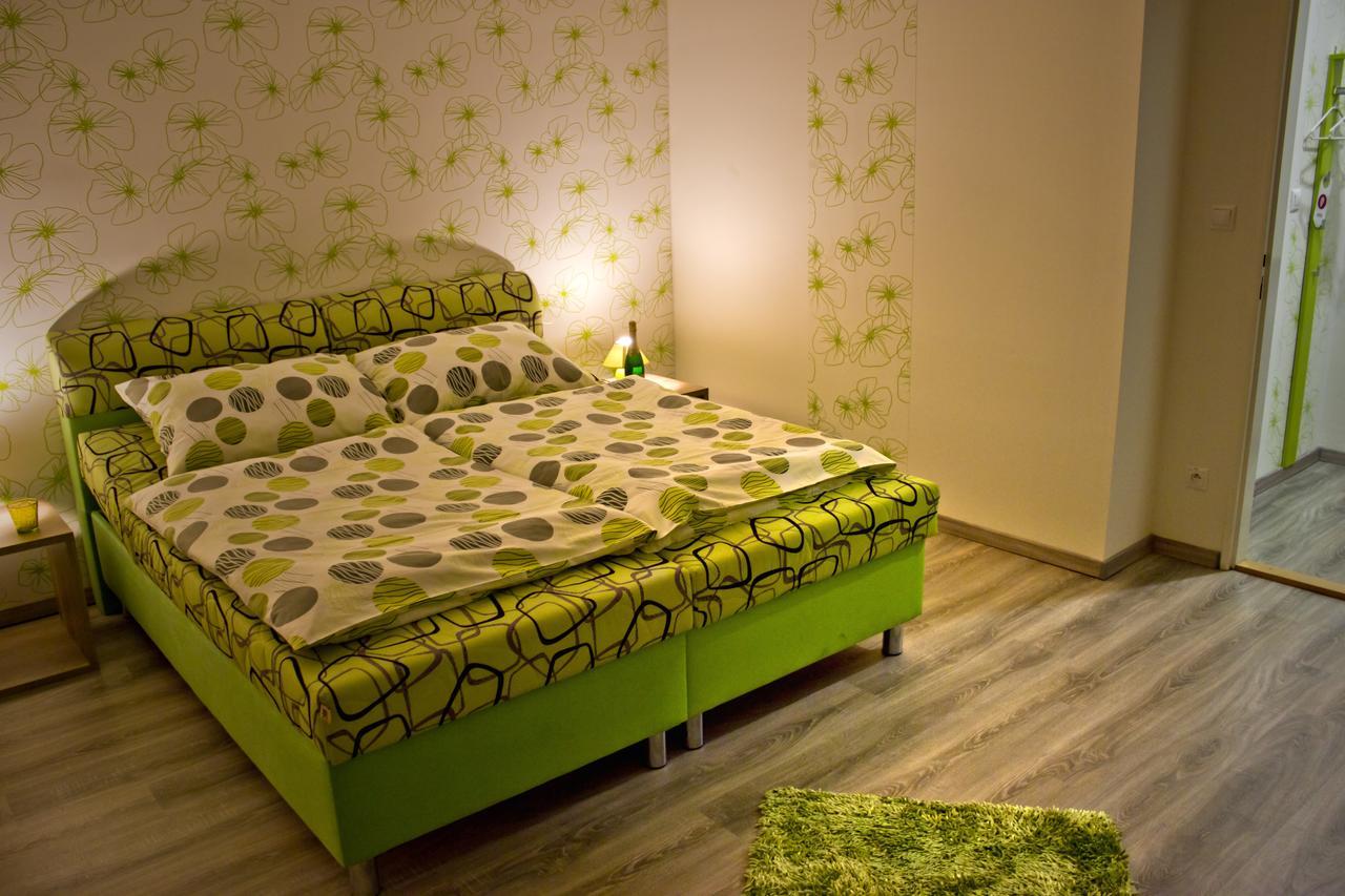 Motel Goerfoel Veľký Meder Esterno foto